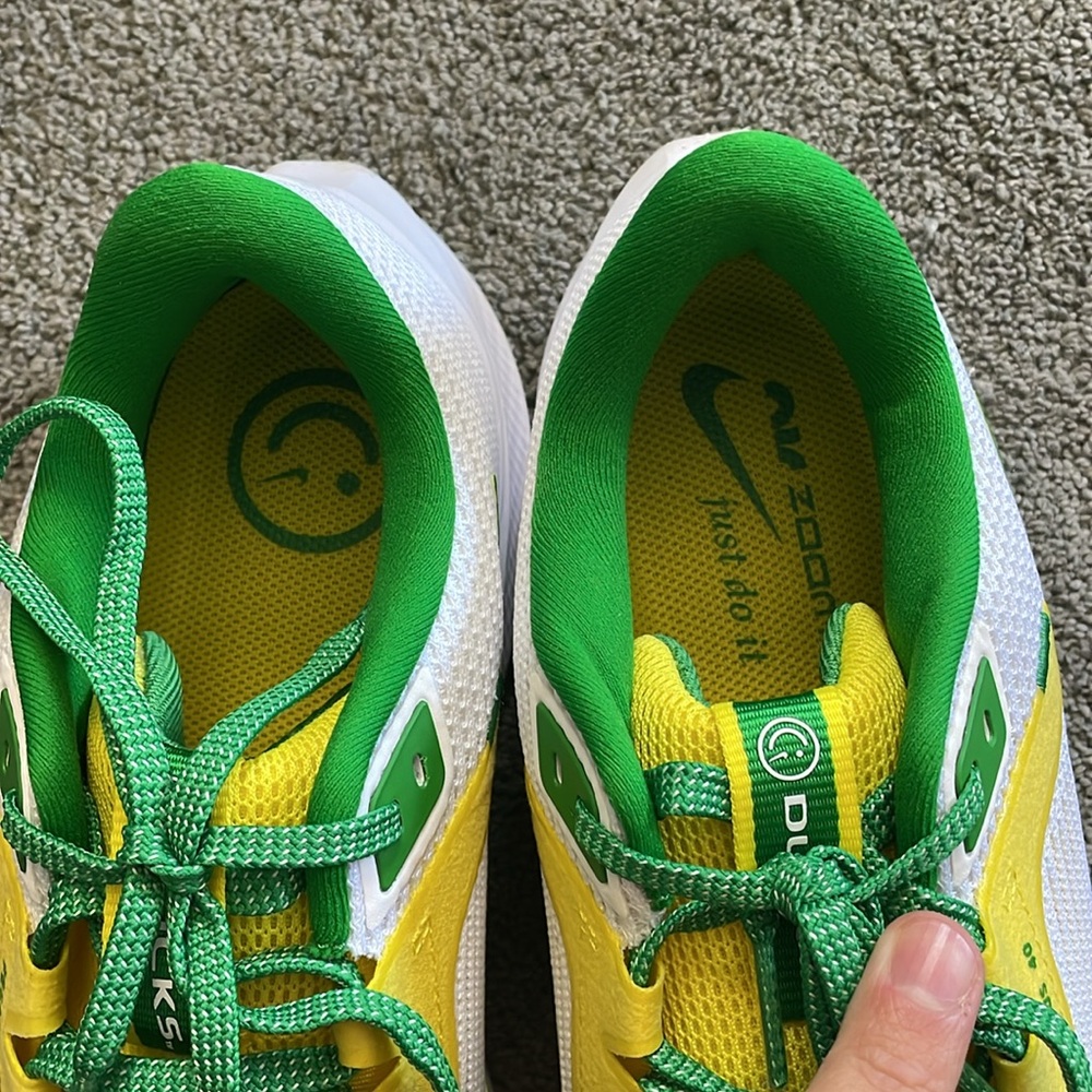 NWOT Oregon Ducks Nike Unisex Zoom Pegasus 40 Running Shoes-White Size 10 - Picture 13 of 15